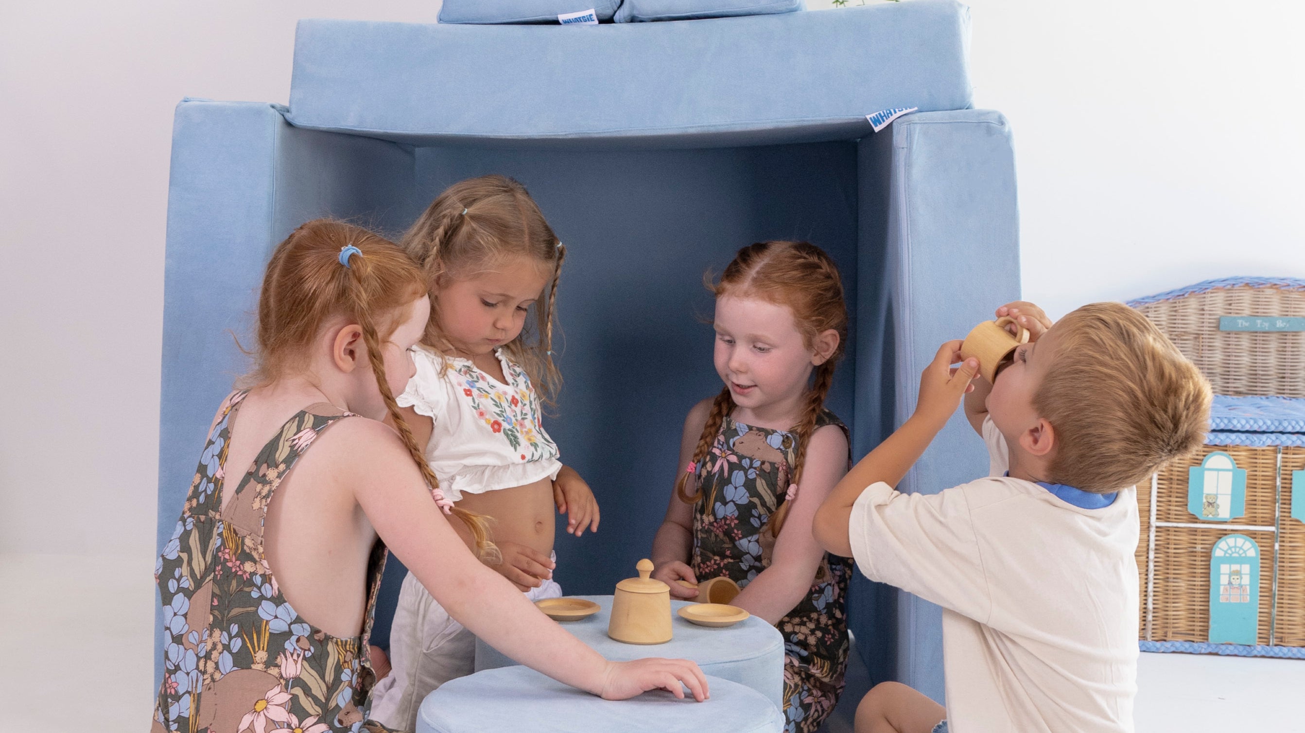 Play couch fort happy kids playing